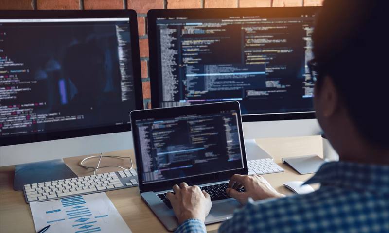 数据科学选型：R与Python如何赋能洛浦县网站建设？
